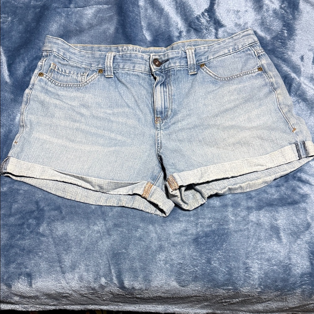 Tommy Hilfiger Womens Light Wash Denim Cuffed Jean Shorts Size 12 Blue Cotton